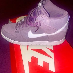Lavender nike dunks “violet dust”